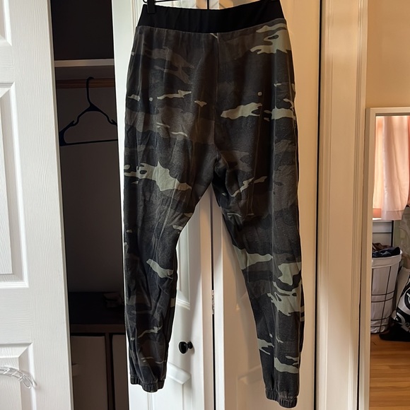 VS Sport camo joggers - Picture 6 of 6